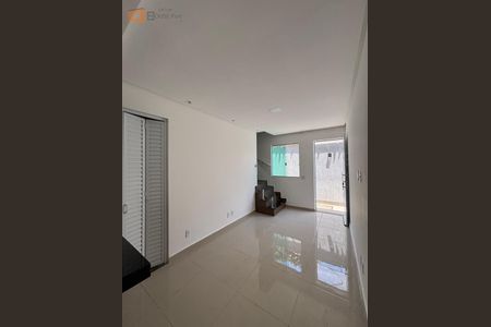 7_photo/94ce1ef4b3.9034fee1f2a82cec-ATLAS-0984ca65-24de-4f3d-aa5f-d2eb131ede6a.jpg de casa à venda com 2 quartos, 60m² em Vila Tupi, Praia Grande