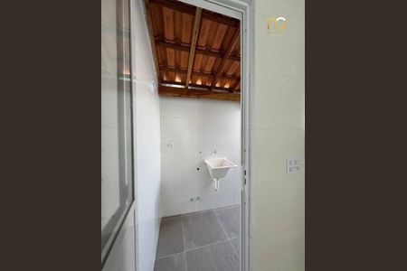 8_photo/94ce1ef4b3.9034fee1f2a82cec-ATLAS-3a6d8fc3-4af1-44e9-b3f1-bdf089c404c4.jpg de casa à venda com 2 quartos, 60m² em Vila Tupi, Praia Grande