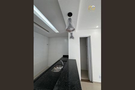 3_photo/94ce1ef4b3.9034fee1f2a82cec-ATLAS-b4ec05f6-2628-499f-b526-119f4c4f36f9.jpg de casa à venda com 2 quartos, 60m² em Vila Tupi, Praia Grande