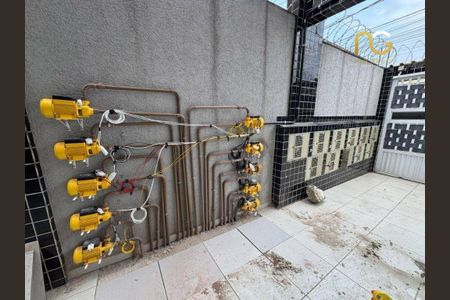 15_photo/94ce1ef4c5.8cfe2f6513d75fb0-ATLAS-2674ad74-60d2-4f03-b003-6d50bccdbce3.jpg de casa à venda com 2 quartos, 58m² em Guilhermina, Praia Grande