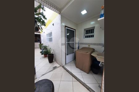 5_photo/94ce1ef4ef.4e1a6e6486a440d9-ATLAS-caa0c996-7d68-48d9-b7b2-fb17b5dca7a1.jpg de casa à venda com 4 quartos, 195m² em Vila Tupi, Praia Grande