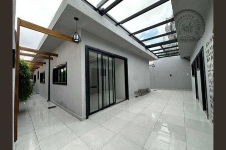 1_photo/94ce1ef4f7.719fbdc320448c84-ATLAS-d26086a9-c8ab-417b-bdc3-8b130cece8fc.jpg de casa à venda com 3 quartos, 160m² em Vila Tupi, Praia Grande