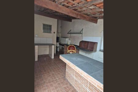 21_photo/94ce1ef56b.caf6c04f909f2ef2-ATLAS-def9c557-d317-4353-a042-4eb7f698d0db.jpg de casa à venda com 1 quarto, 84m² em Vila Tupi, Praia Grande
