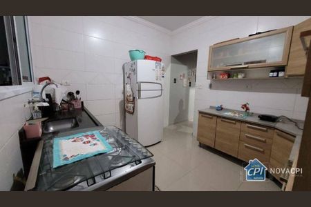 2_photo/94ce1ef56f.a6f2120c715e6f27-ATLAS-cfb21b8d-ac0d-4eee-975a-7edd5ac8da58.jpg de casa à venda com 3 quartos, 100m² em Vila Tupi, Praia Grande