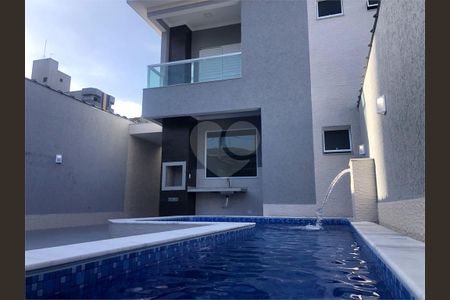 8_photo/94ce1ef5e5.b7afec13c8c84584-ATLAS-42fda2bd-64c7-4f99-a306-c57642ba5f19.jpg de casa à venda com 3 quartos, 135m² em Vila Tupi, Praia Grande