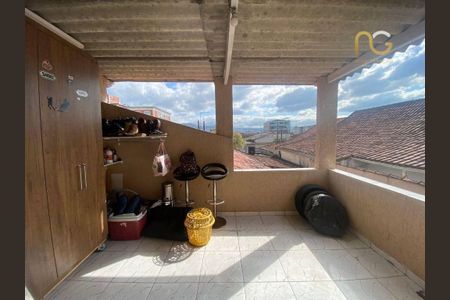 33_photo/94ce1ef5e9.42fc04046762a4be-ATLAS-a4955921-57d5-475e-8938-46fc022fb9cf.jpg de casa à venda com 3 quartos, 150m² em Vila Tupi, Praia Grande