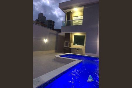 27_photo/94ce1ef5fb.72f38772c60cc7a0-ATLAS-58586607-e5b0-4ecd-a7d5-3b6b19cf01aa.jpg de casa à venda com 3 quartos, 135m² em Vila Tupi, Praia Grande