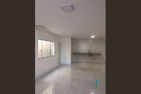 5_photo/94ce1ef5fb.72f38772c60cc7a0-ATLAS-a43c61eb-e11e-4225-8b13-552ea3bd7959.jpg de casa à venda com 3 quartos, 135m² em Vila Tupi, Praia Grande