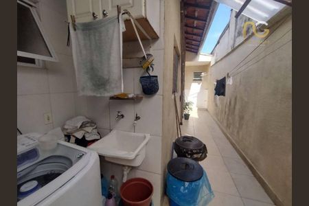 11_photo/94ce1ef6f9.83fa443d0a3e7663-ATLAS-41ca9aed-6ecf-4441-9890-70e92e96d507.jpg de casa à venda com 3 quartos, 120m² em Vila Tupi, Praia Grande