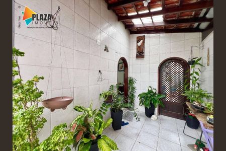 3_photo/94ce1ef7c1.04a823dc9d4d949a-ATLAS-029d286a-840c-47b3-a242-e344602d5ef8.jpg de casa à venda com 4 quartos, 175m² em Vila Tupi, Praia Grande