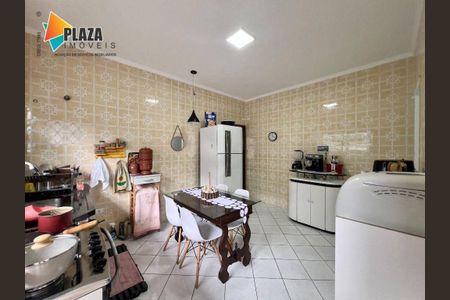 10_photo/94ce1ef7c1.04a823dc9d4d949a-ATLAS-15d7ebdd-050d-4056-8f09-685ced1cd20d.jpg de casa à venda com 4 quartos, 175m² em Vila Tupi, Praia Grande