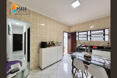 8_photo/94ce1ef7c1.04a823dc9d4d949a-ATLAS-30fbf086-ec60-4e65-b0e6-8ff781453ff3.jpg de casa à venda com 4 quartos, 175m² em Vila Tupi, Praia Grande