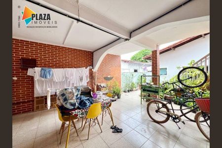 23_photo/94ce1ef7c1.04a823dc9d4d949a-ATLAS-36f163bf-e02a-4006-9c97-afc9d63c27f7.jpg de casa à venda com 4 quartos, 175m² em Vila Tupi, Praia Grande