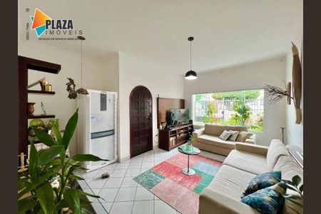 6_photo/94ce1ef7c1.04a823dc9d4d949a-ATLAS-5cd2bfe9-cbf5-4ff5-bc7e-dc6f1809bf16.jpg de casa à venda com 4 quartos, 175m² em Vila Tupi, Praia Grande