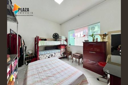 14_photo/94ce1ef7c1.04a823dc9d4d949a-ATLAS-5d73acd8-983a-4828-ad05-0765e2012b2e.jpg de casa à venda com 4 quartos, 175m² em Vila Tupi, Praia Grande