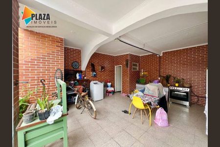 21_photo/94ce1ef7c1.04a823dc9d4d949a-ATLAS-77eb4084-b18a-42b0-8f5a-dd4f3e1f51fb.jpg de casa à venda com 4 quartos, 175m² em Vila Tupi, Praia Grande