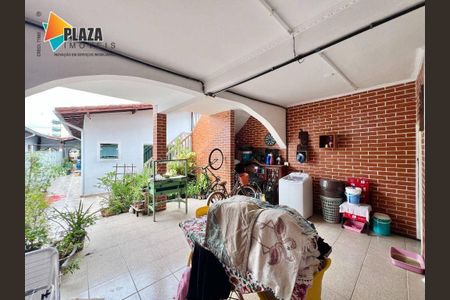 22_photo/94ce1ef7c1.04a823dc9d4d949a-ATLAS-e0ff119e-99bf-4b21-a689-4d920abf9a6c.jpg de casa à venda com 4 quartos, 175m² em Vila Tupi, Praia Grande