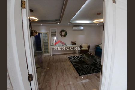 4_photo/94ce1ef807.8a706a3c1c8a5b40-ATLAS-144441b2-c3c8-4aca-9530-5b07e93a6792.jpg de casa à venda com 3 quartos, 500m² em Vila Tupi, Praia Grande