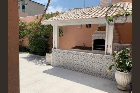 5_photo/94ce1ef807.8a706a3c1c8a5b40-ATLAS-cf3d308b-0b20-40dd-a332-0bffd834aed5.jpg de casa à venda com 4 quartos, 366m² em Vila Tupi, Praia Grande