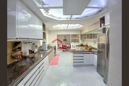 8_photo/94ce1ef807.8a706a3c1c8a5b40-ATLAS-d4f0a355-8dec-446a-a14f-2a453a4ef9b9.jpg de casa à venda com 3 quartos, 500m² em Vila Tupi, Praia Grande