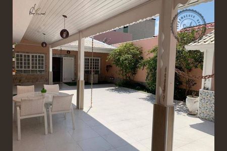 12_photo/94ce1ef807.8a706a3c1c8a5b40-ATLAS-d97f5660-c42b-452b-9649-956c7a2ca4fc.jpg de casa à venda com 4 quartos, 366m² em Vila Tupi, Praia Grande