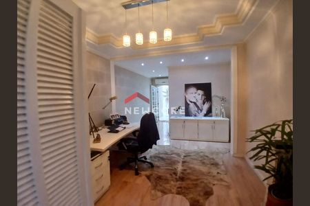 10_photo/94ce1ef807.8a706a3c1c8a5b40-ATLAS-e21fb5f5-b735-49d3-9da7-aafd09f5f286.jpg de casa à venda com 3 quartos, 500m² em Vila Tupi, Praia Grande