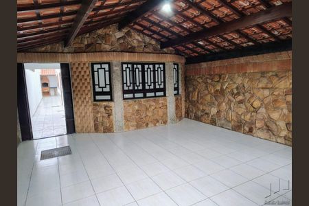 7_photo/94ce1efbd1.4a7708b419391496-ATLAS-c6cae1da-d77f-4186-9ee3-82d08a09e8de.jpg de casa à venda com 2 quartos, 120m² em Vila Tupi, Praia Grande