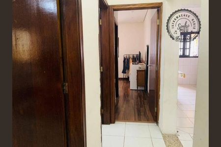 21_photo/94ce1efc19.03880a7905e8d974-ATLAS-930eebb7-9d05-431b-87a7-c2e81515d4cf.jpg de casa à venda com 3 quartos, 142m² em Vila Assuncao, Praia Grande