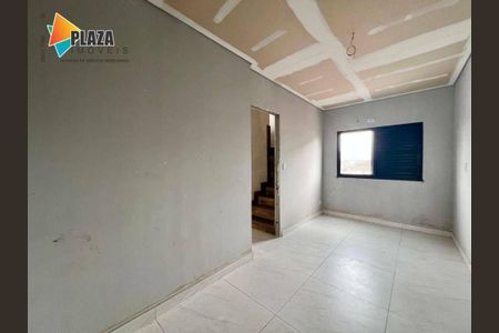 19_photo/94ce1efdd1.bb8031bc67b82846-ATLAS-ade76f21-0d1b-43c4-a8d3-08d68d6e5f2c.jpg de casa à venda com 3 quartos, 109m² em Vila Assuncao, Praia Grande