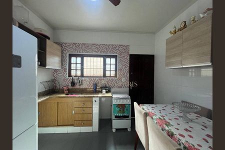 10_photo/94ce1efe7f.8d2ef5eddb15fda8-ATLAS-e39eb9ec-9074-44c8-96d6-d92089bfb8c0.jpg de casa à venda com 2 quartos, 125m² em Vila Assuncao, Praia Grande