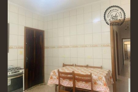 6_photo/94ce1efea3.c8a3ea8b468b2e37-ATLAS-8bf87d4a-7e50-49c4-b761-60597200602d.jpg de casa à venda com 2 quartos, 92m² em Vila Assuncao, Praia Grande