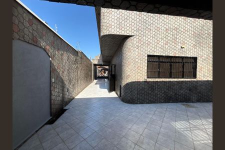5_photo/94ce1f00bb.5138e2b24b90eb69-ATLAS-97f8b135-28de-4457-befd-d06451355d0b.jpg de casa para alugar com 3 quartos, 257m² em Cidade Ocian, Praia Grande