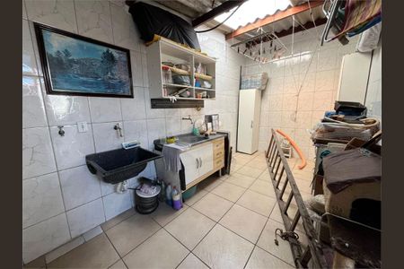 3_photo/94ce1f0231.7a8c9935c90022cc-ATLAS-1aac0cc4-e761-4e51-afa4-c1cc1c838917.jpg de casa à venda com 2 quartos, 82m² em Vila Assuncao, Praia Grande