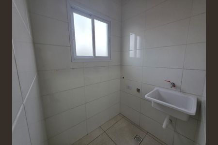 20_photo/94ce1f02ff.8cbbc6e43ead3576-ATLAS-ed538559-318a-42e6-92d8-324879ce20b4.jpg de casa de condomínio à venda com 2 quartos, 53m² em Anhanguera, Praia Grande