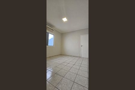 9_photo/94ce1f0825.7bffc65aaa54ebfc-ATLAS-4e570960-a65a-42f4-9b71-dbe2ef612883.jpg de casa à venda com 3 quartos, 90m² em Nova Mirim, Praia Grande