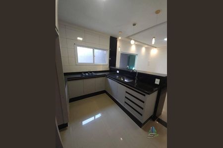 4_photo/94ce1f09b3.dd72da75736ca14e-ATLAS-0d0b6cd2-600a-47a0-a647-77651f2787a5.jpg de casa à venda com 2 quartos, 90m² em Nova Mirim, Praia Grande