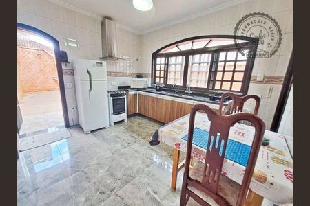 2_photo/94ce1f0c75.733a2fecce93ffd7-ATLAS-29b5cb83-a4f9-4bfa-8aad-b9d4352ee054.jpg de casa à venda com 3 quartos, 148m² em Nova Mirim, Praia Grande