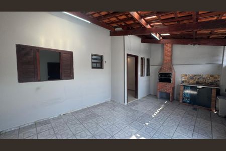5_photo/94ce1f13e9.8ca146e4695ff152-ATLAS-20fb842d-8062-4de6-9aa5-021d07e82d15.jpg de casa à venda com 2 quartos, 57m² em Nova Mirim, Praia Grande