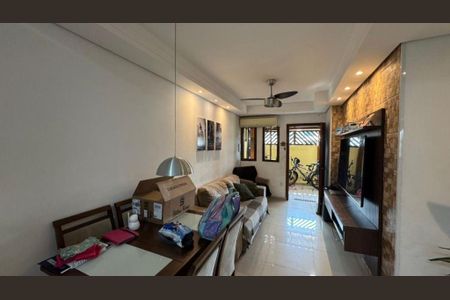 5_photo/94ce1f13e9.8ca146e4695ff152-ATLAS-7db42ff3-bd72-4279-8b25-9ec685517e0b.jpg de casa à venda com 2 quartos, 57m² em Nova Mirim, Praia Grande