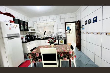 11_photo/94ce1f1c7b.1e9d1ba85beb8478-ATLAS-7f4a819c-4e53-4ae6-ba9f-8b3b5da0e4ec.jpg de casa à venda com 3 quartos, 200m² em Quietude, Praia Grande