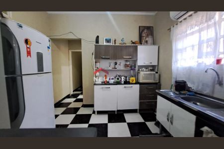 4_photo/94ce1f75d5.e467a4455404b950-ATLAS-5ef9b954-662c-4cba-bc73-67fde7f49c67.jpg de casa à venda com 2 quartos, 104m² em Nova Mirim, Praia Grande