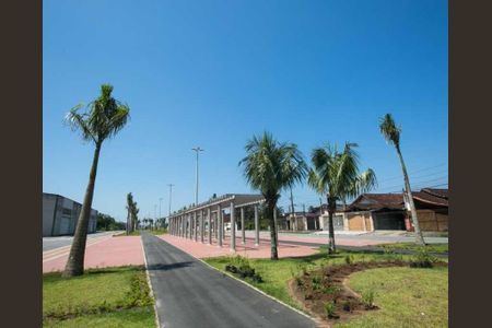 8_photo/94ce1f786d.f8b5319c31ea9539-ATLAS-5b3a7fcd-730d-46a1-b36e-e64799f8c846.jpg de casa à venda com 2 quartos, 48m² em Maracanã, Praia Grande