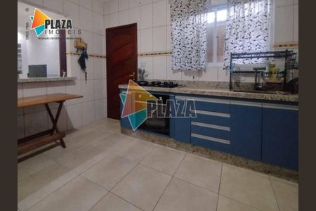 11_photo/94ce1f78d1.828c431c7d69c527-ATLAS-4af79aed-a84f-4c44-a637-ae50863dffb5.jpg de casa à venda com 3 quartos, 90m² em Maracanã, Praia Grande