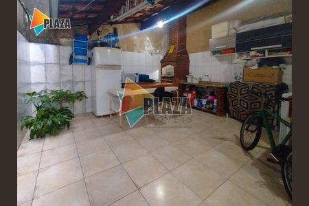 31_photo/94ce1f78d1.828c431c7d69c527-ATLAS-8a5aee52-c697-4674-9739-2ea046cf83cd.jpg de casa à venda com 3 quartos, 90m² em Maracanã, Praia Grande