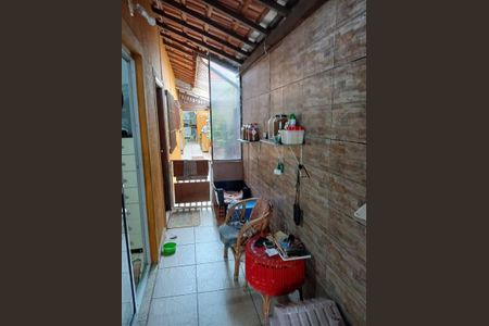 6_photo/94ce1f7901.87c2d0f47683b1c8-ATLAS-a37dd117-9ec8-46ef-a6b6-511bed45d9b4.jpg de casa à venda com 2 quartos, 130m² em Maracanã, Praia Grande