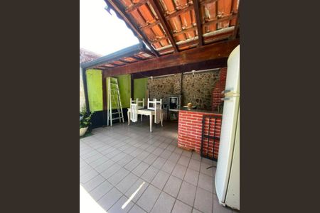 19_photo/94ce1f7f47.1fa6a91c389b6b6f-ATLAS-efbd29d2-49c2-42a3-a93e-e02b83598d47.jpg de casa à venda com 3 quartos, 174m² em Maracanã, Praia Grande