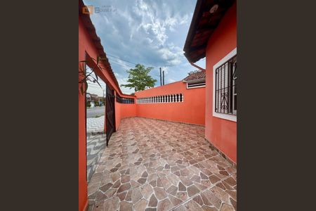 7_photo/94ce1f80e7.2c3574afb1006d70-ATLAS-2529f0fe-07f6-482e-bb5e-35ec4de9c1df.jpg de casa à venda com 2 quartos, 79m² em Maracanã, Praia Grande