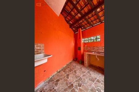 6_photo/94ce1f80e7.2c3574afb1006d70-ATLAS-378e274d-e7f1-4c5d-8f97-d25acf1b0b47.jpg de casa à venda com 2 quartos, 79m² em Maracanã, Praia Grande