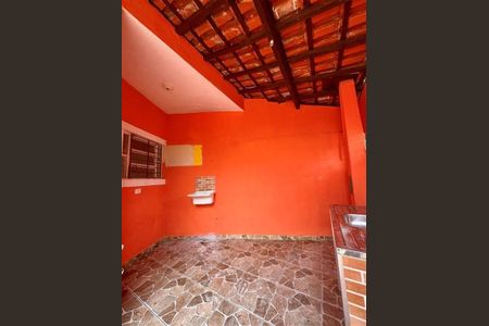 7_photo/94ce1f80e7.3c2637ef58290670-ATLAS-0e588feb-6d81-4ba4-bc46-c256b622d3b7.jpg de casa à venda com 2 quartos, 95m² em Maracanã, Praia Grande