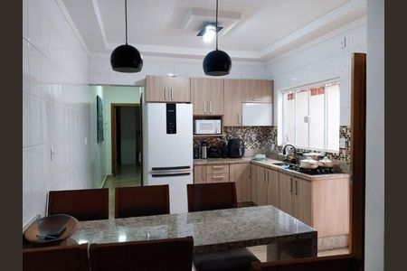 4_photo/94ce1f8167.7e2ea02b9085bf9d-ATLAS-de4b65cf-7aed-4861-bec8-b64e49483501.jpg de casa à venda com 3 quartos, 105m² em Maracanã, Praia Grande